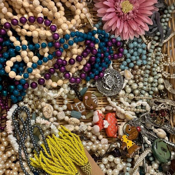 Estate Jewlery lot vintage and modern over 3lbs 
Wearable and craft-able - Picture 2 of 14